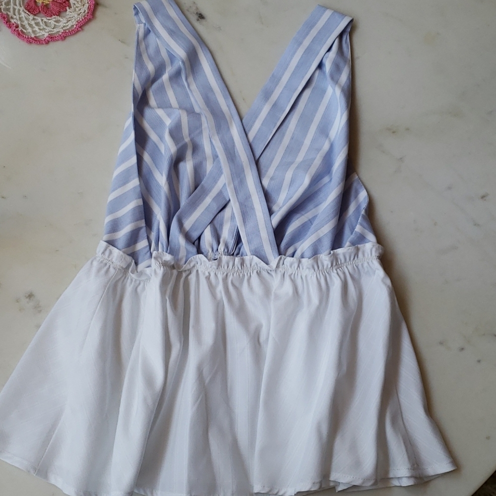 NWOT Elodie light blue & white halter top L - Picture 4 of 8